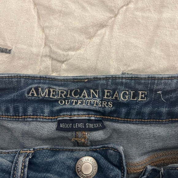 Size 2 American eagle jean shorts - Picture 3 of 3